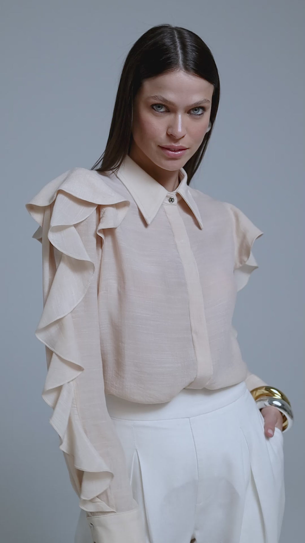 Camisa Feminina Manga com Babado